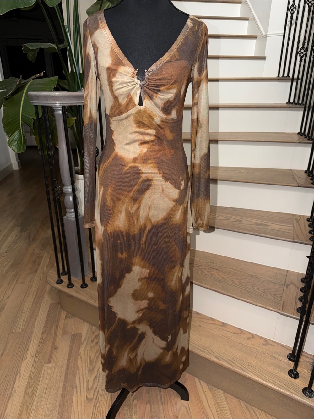 Commense Long Sleeve Tie-Dye Maxi Dress in Brown and Cream (Medium)